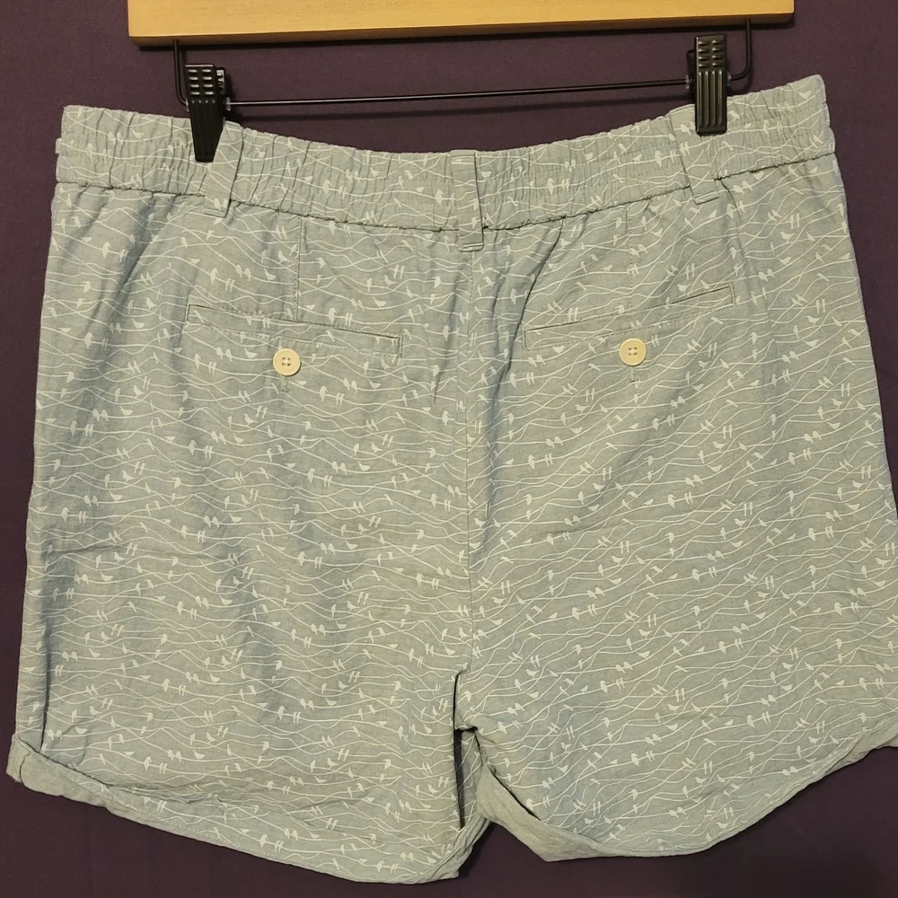 Talbots Light Blue Patterned Front Tie Cotton Women Shorts. Size 10